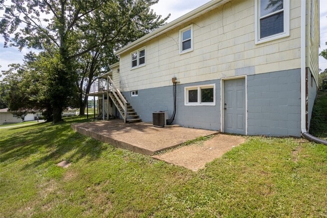 Building Photo - 4 New Sugar Creek Rd