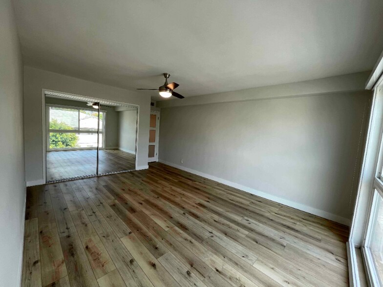 Building Photo - 1284 Havenhurst Dr