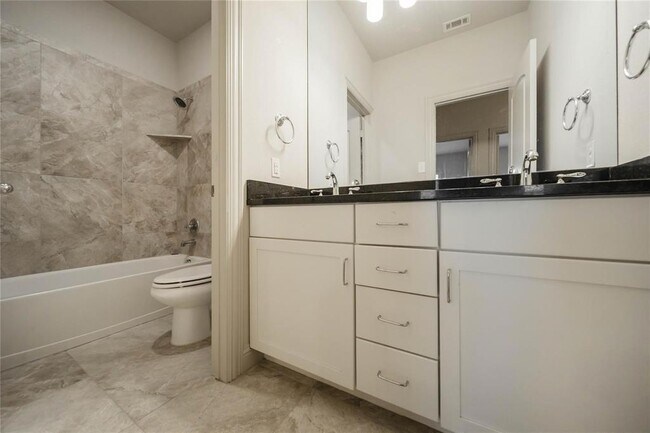 Building Photo - 2745 Troutt Dr
