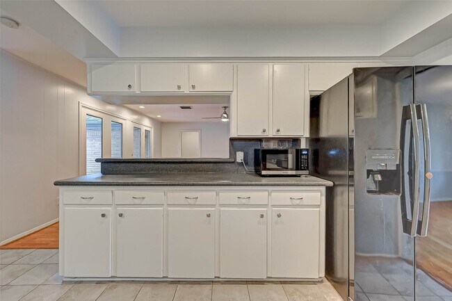 Building Photo - 5734 Spellman Rd