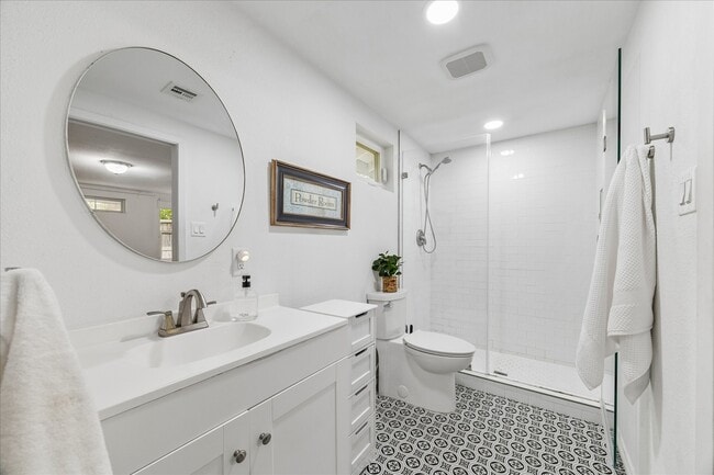 Building Photo - 510 S Belknap St