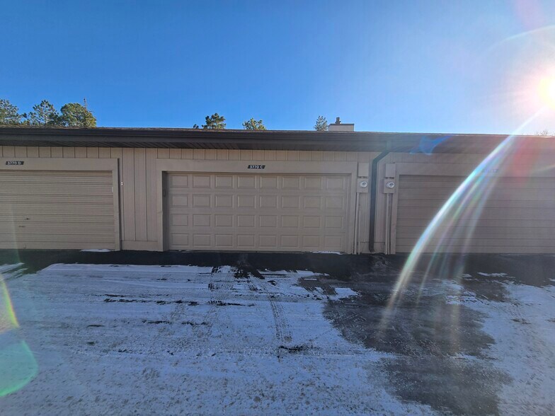 Building Photo - 3770 S Mission Pky