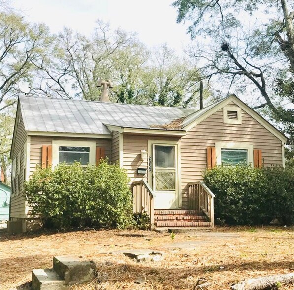 Building Photo - 2053 Monroe St