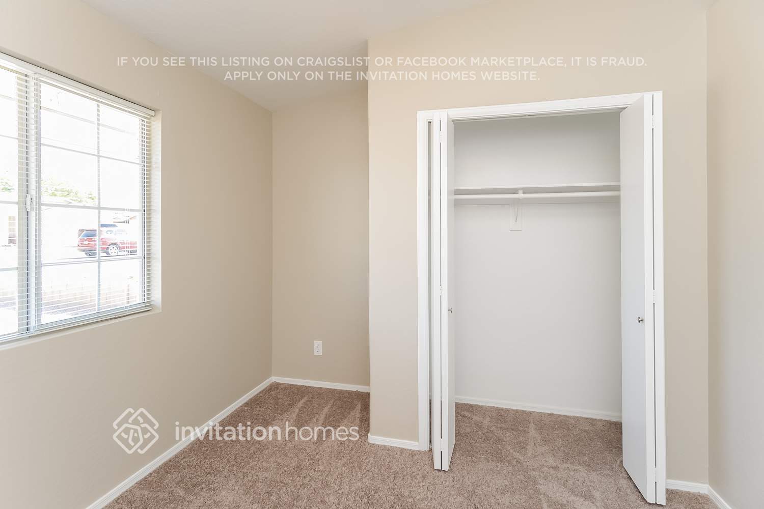 Building Photo - 491 E Mesquite Ave