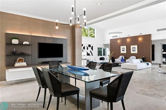 Building Photo - 2416 Bayview Dr