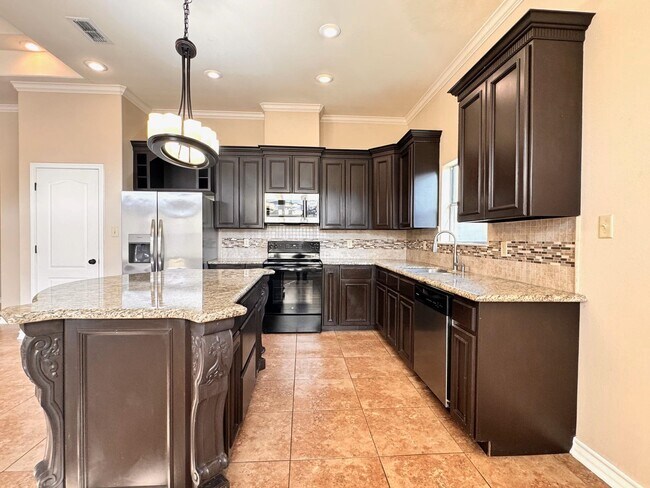 Building Photo - 512 Otero Dr