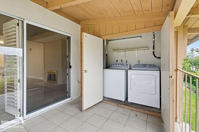 Building Photo - Charming 2Bdm 2Ba Condo with Scenic Views in Lake San Marcos!