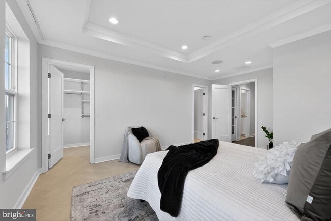 Building Photo - 11 Hedley Ln