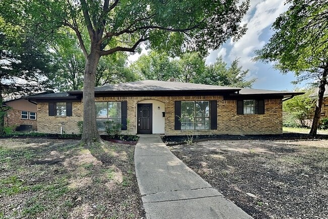 Building Photo - 3110 Berkshire Dr