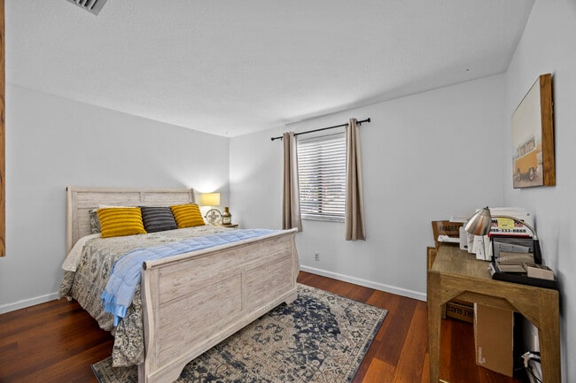 Building Photo - 15 Vía De Casas Sur