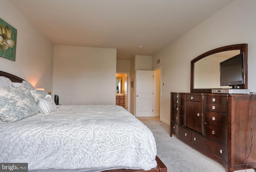 Building Photo - 726 Whitetail Dr