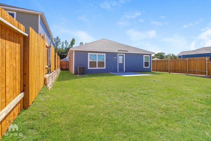 Building Photo - 26848 Steinbeck Dr