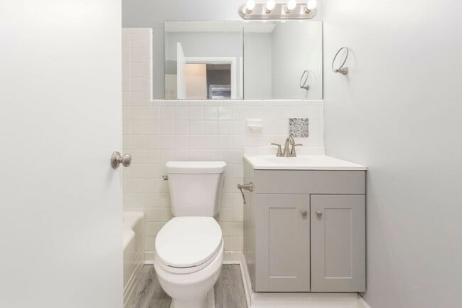 Building Photo - 3704 Greenwich Rd