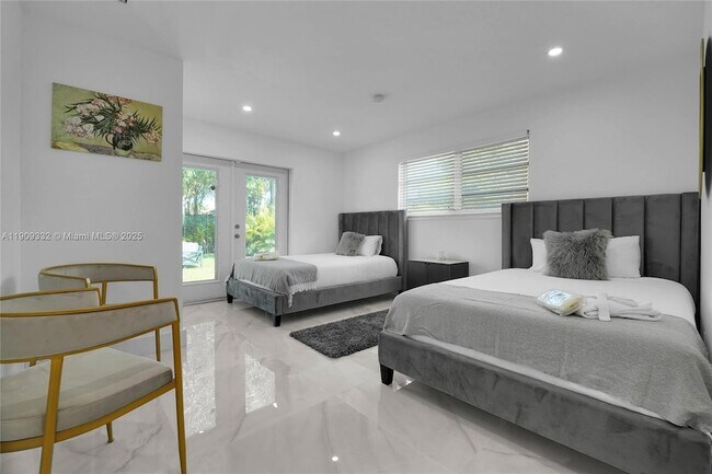 Building Photo - 18280 NE 8th Ave