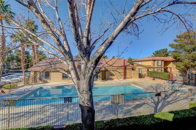 Building Photo - 7200 W Pirates Cove Rd