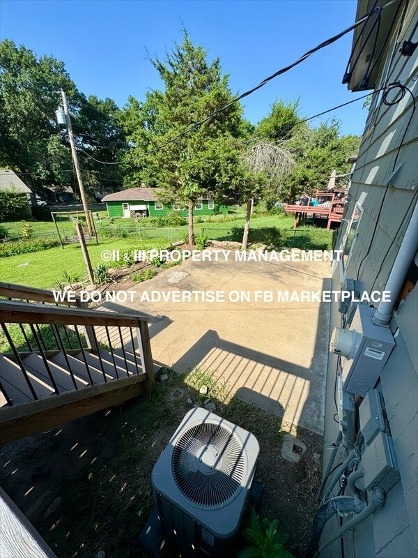 Building Photo - 8715 W 72nd Terrace