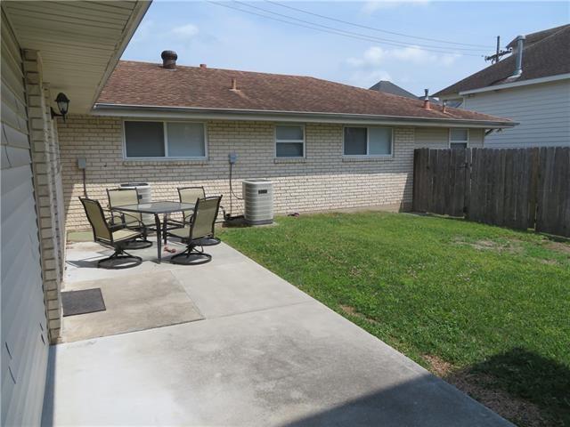 Building Photo - 6521 Bellaire Dr