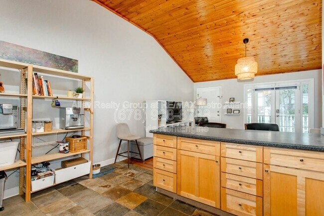 Building Photo - 217 Adair St