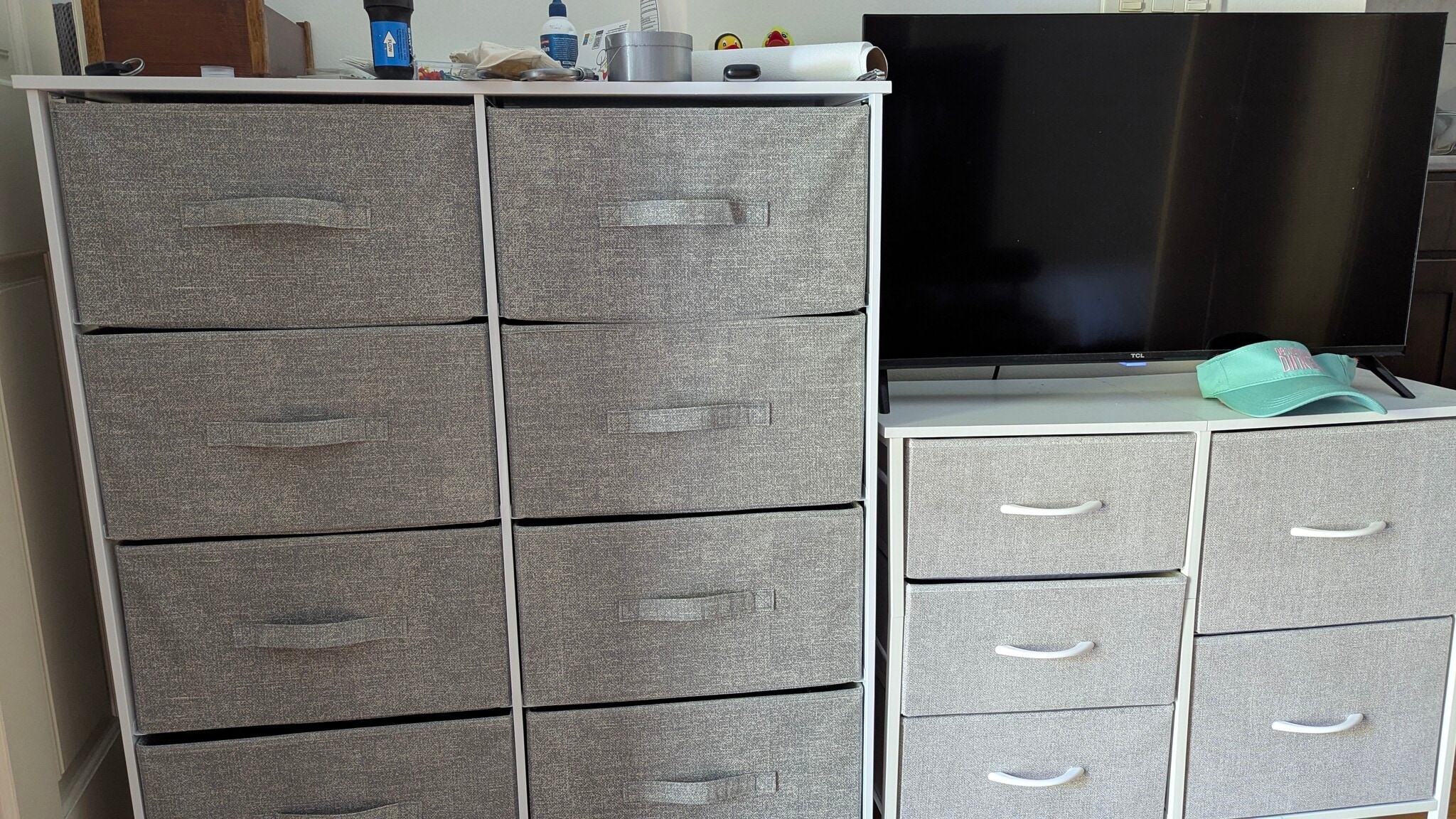 Drawers & 30 inch TV - 2565 Fairfield Pl