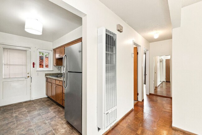 Building Photo - 2727 McGee Ave