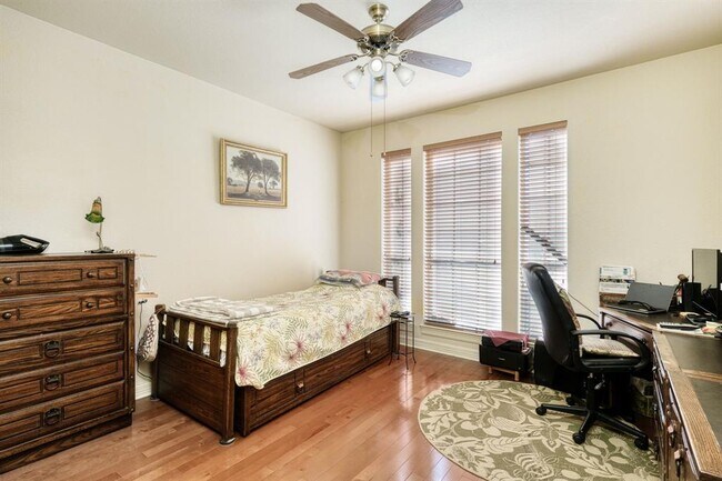 Building Photo - 1800 Bluffwood Pl