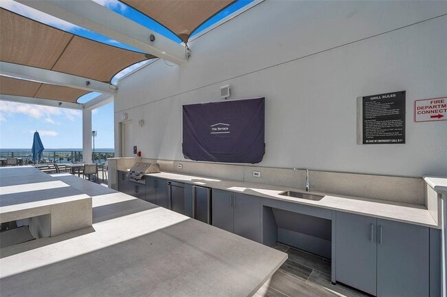 Building Photo - 301 1st St S