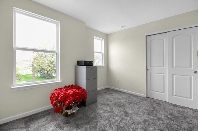 Building Photo - 24 Bazler Ln