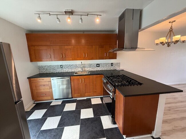 Building Photo - 8070 Worthy Dr