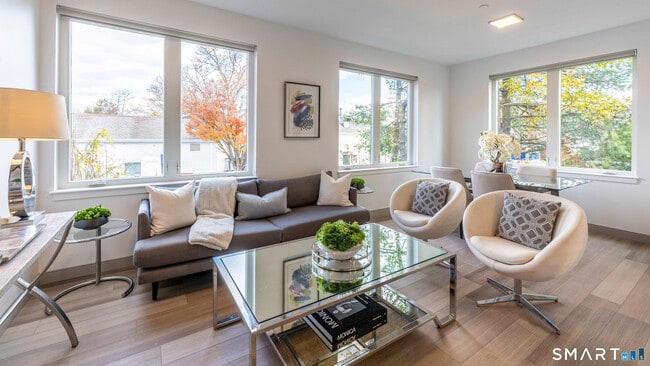 Building Photo - 22 Hubbard Rd