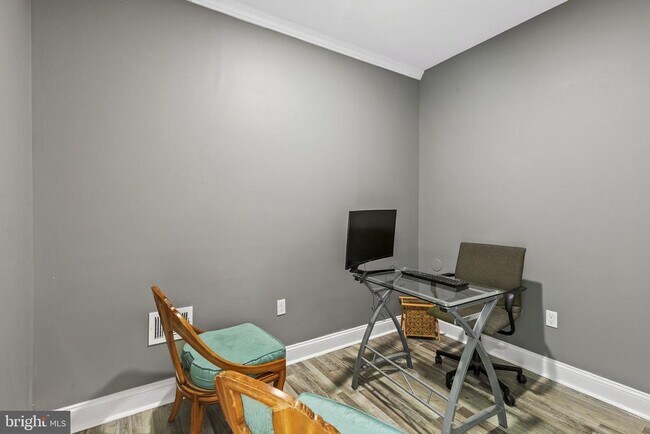 Building Photo - 1934 E Lafayette Ave