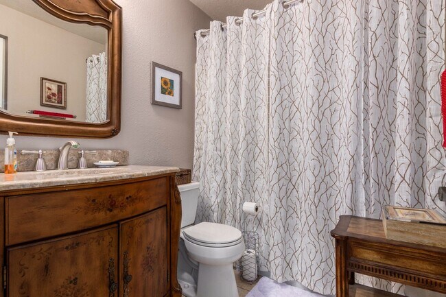 Building Photo - Two bedroom condo