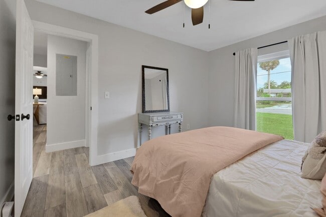 Building Photo - Rental available in Isle of Palms