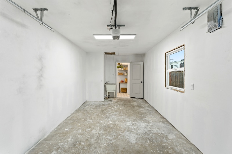 Building Photo - 2361 Bedford Rd