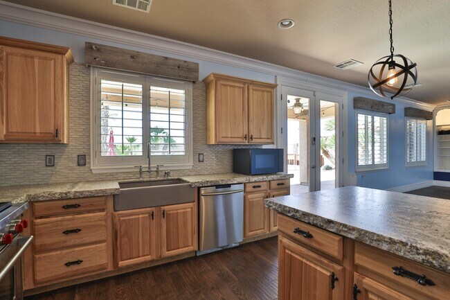 Building Photo - 36269 W Cartegna Ln