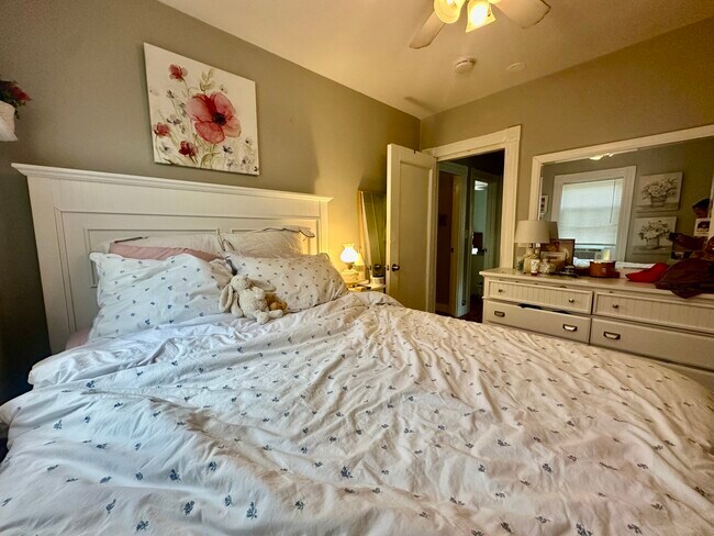 Building Photo - 135-137 Nonantum St. Unit 1