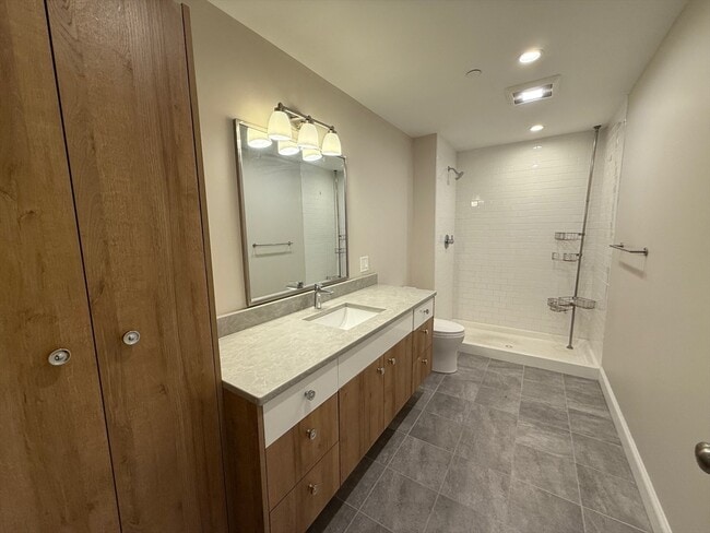 Building Photo - 918 Providence Hwy