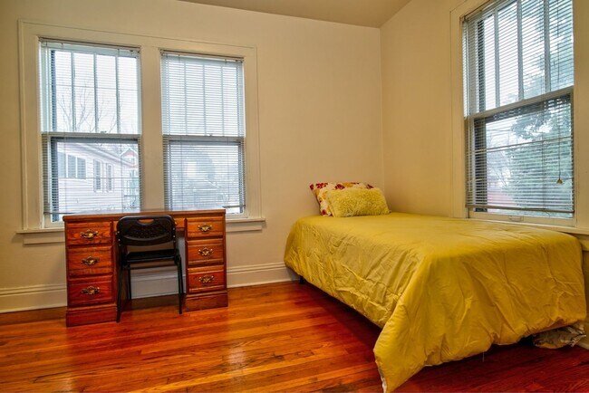 Building Photo - 212-214 N. Blount St.