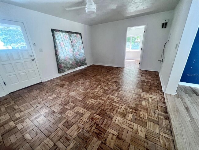 Building Photo - 2707 NW 4th Ave