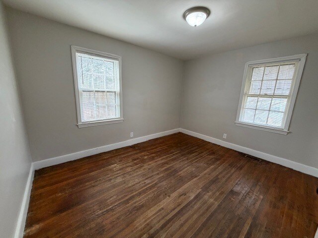 Building Photo - 3806 Wooddale Ln