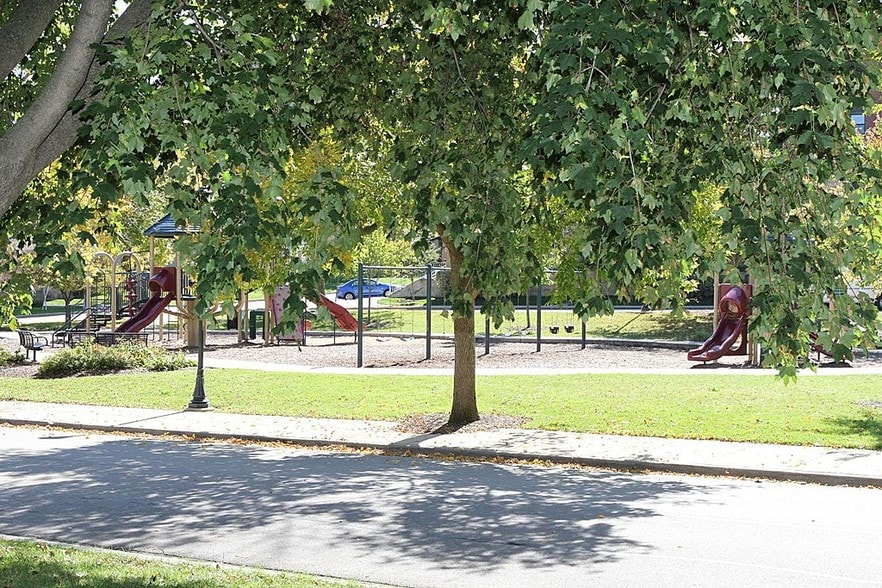 Across from park - 140 Broadway