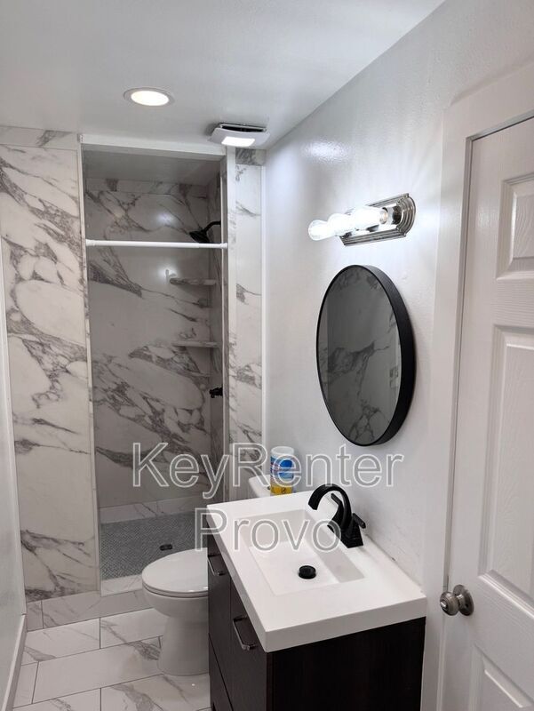 Building Photo - 2091 N 220 E St