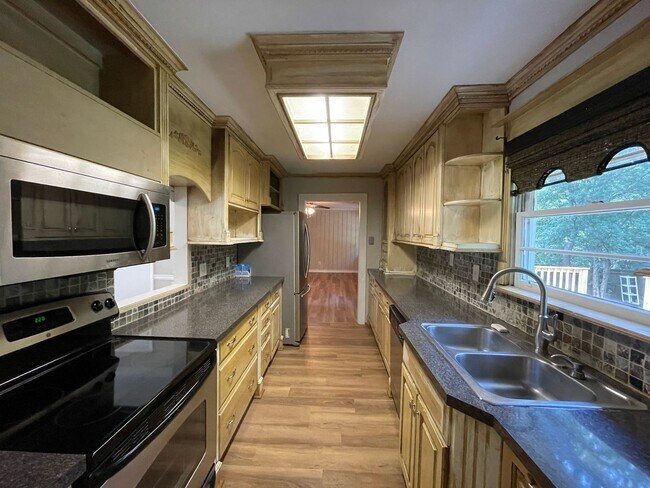 Building Photo - 260 Timberlane Dr