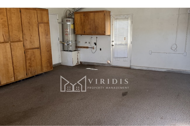 Building Photo - 1304 La Puente Dr