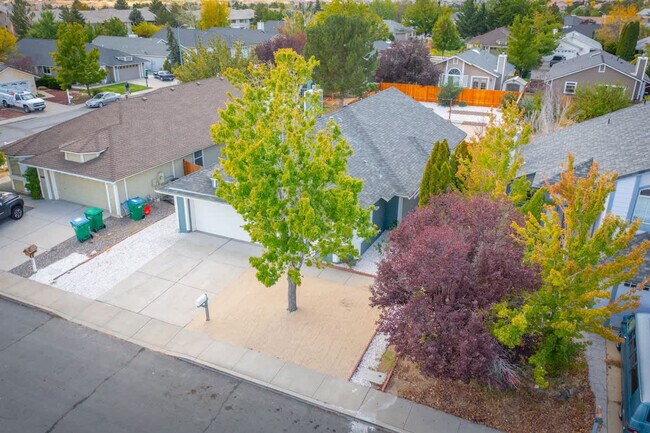 Building Photo - 1059 Chesterfield Ct