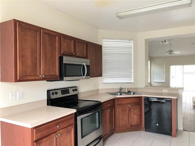 Building Photo - 9817 Carlsdale Dr