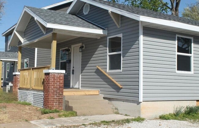 Building Photo - Charming & Remodeled Near Historic C-Street!