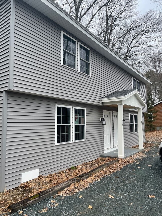 Building Photo - 87 Grovner St