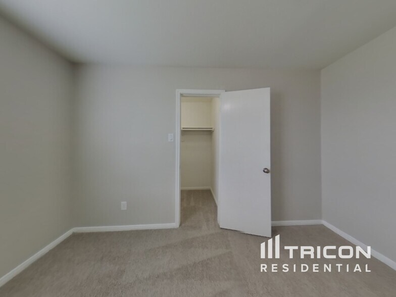 Building Photo - 2119 Summit Meadow Dr