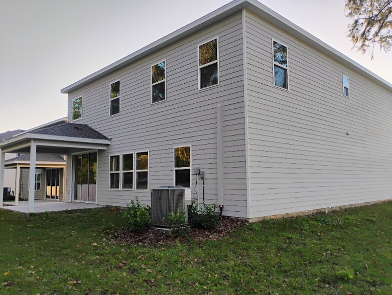 Building Photo - 5191 SW 52nd Dr