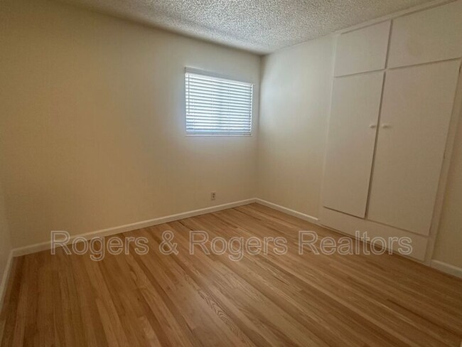 Building Photo - 2663 Westberry Dr